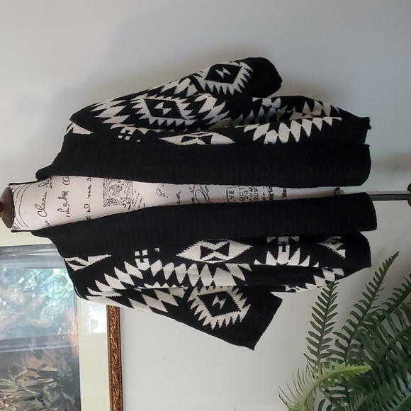 36 Point 5 Sweaters - Aztec print open cardigan